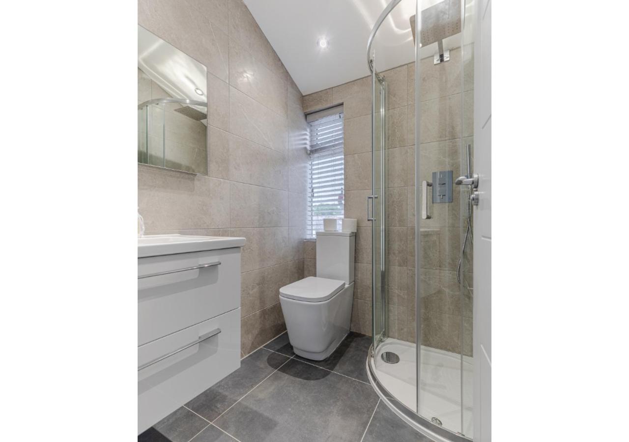 Cozy And Stylish 2 Bedroom Flat In Greater Londyn Zewnętrze zdjęcie
