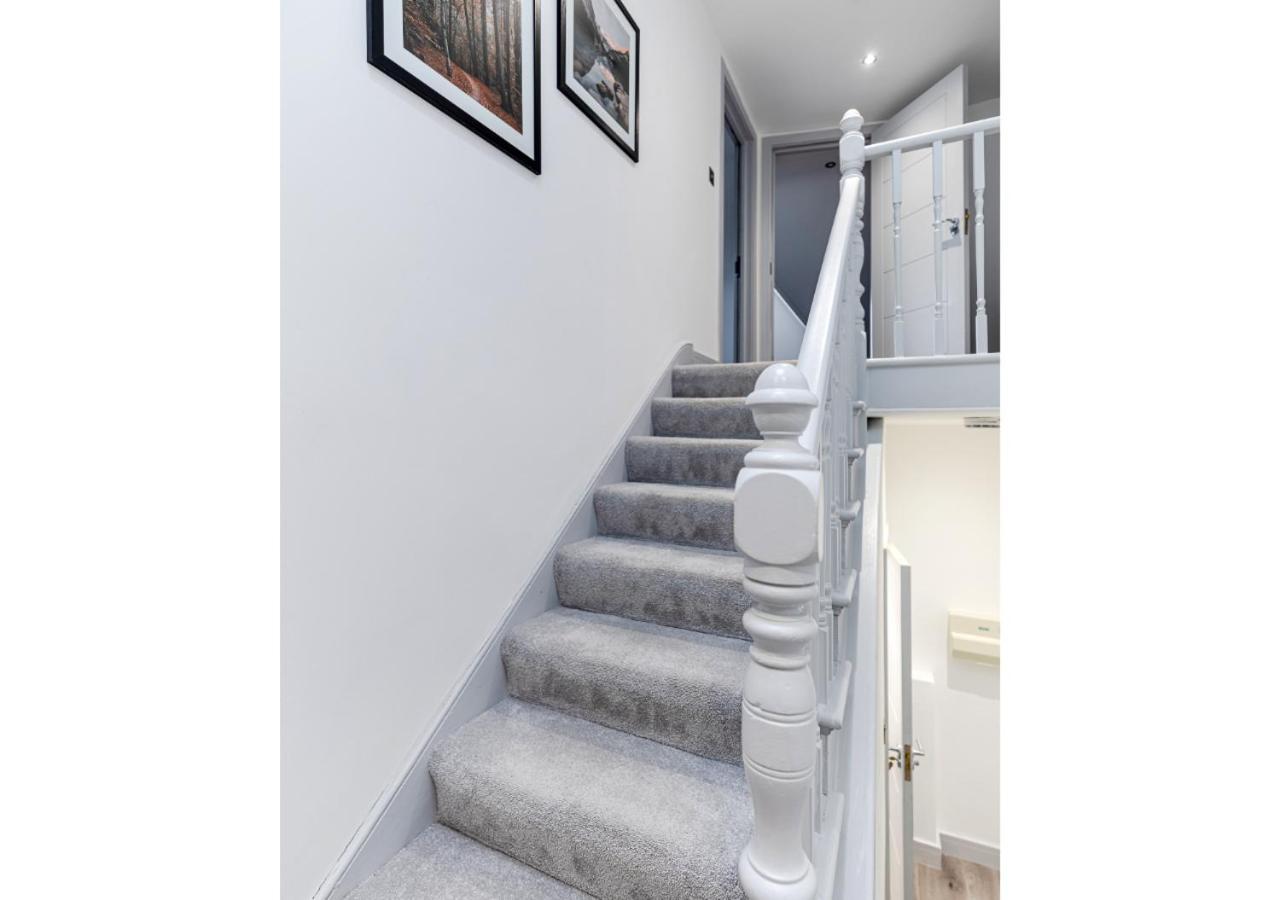 Cozy And Stylish 2 Bedroom Flat In Greater Londyn Zewnętrze zdjęcie